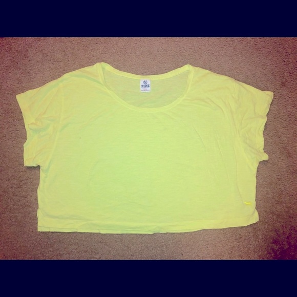 VS PINK Cropped Tee size small - Picture 3 of 7